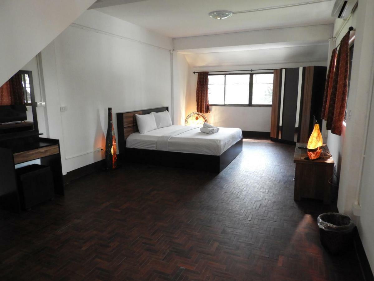 Hotel P'Lyn House Chiang Mai Exterior foto