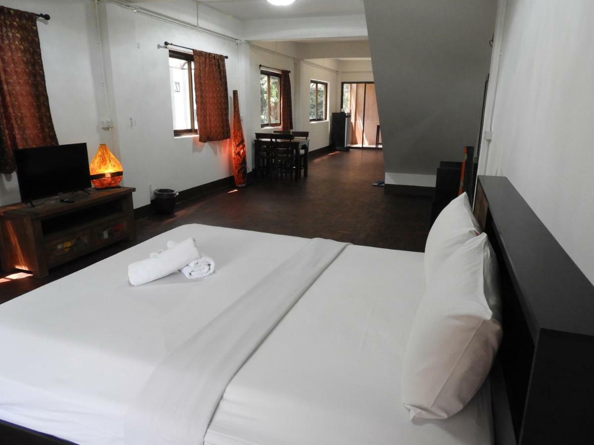Hotel P'Lyn House Chiang Mai Exterior foto